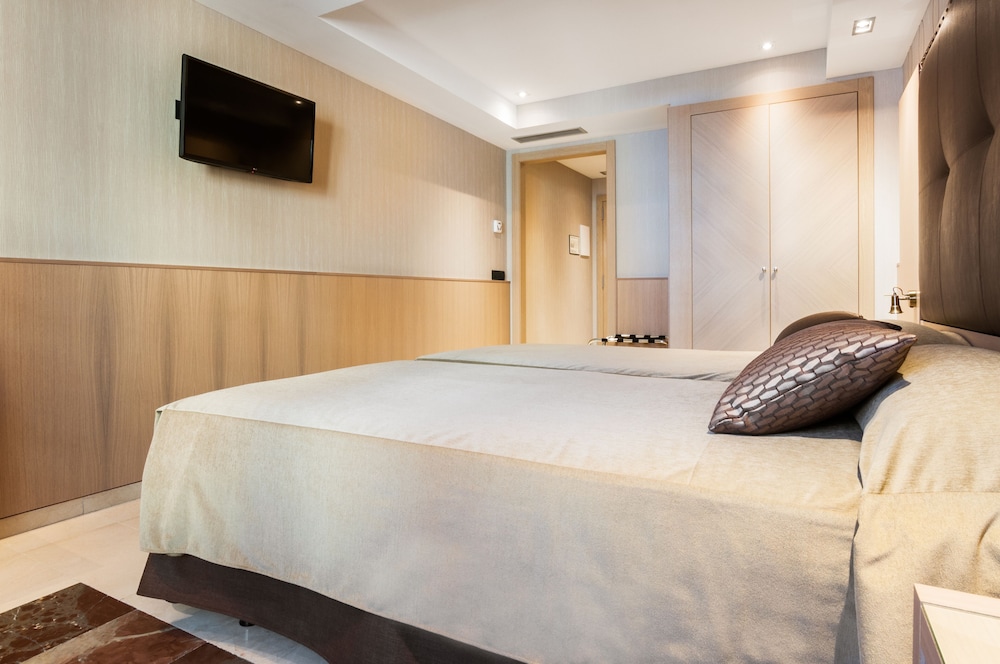 Gran Hotel Barcino 24/76