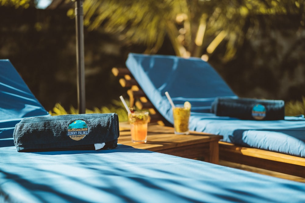 Sunny Palms Beach Bungalows 40/65