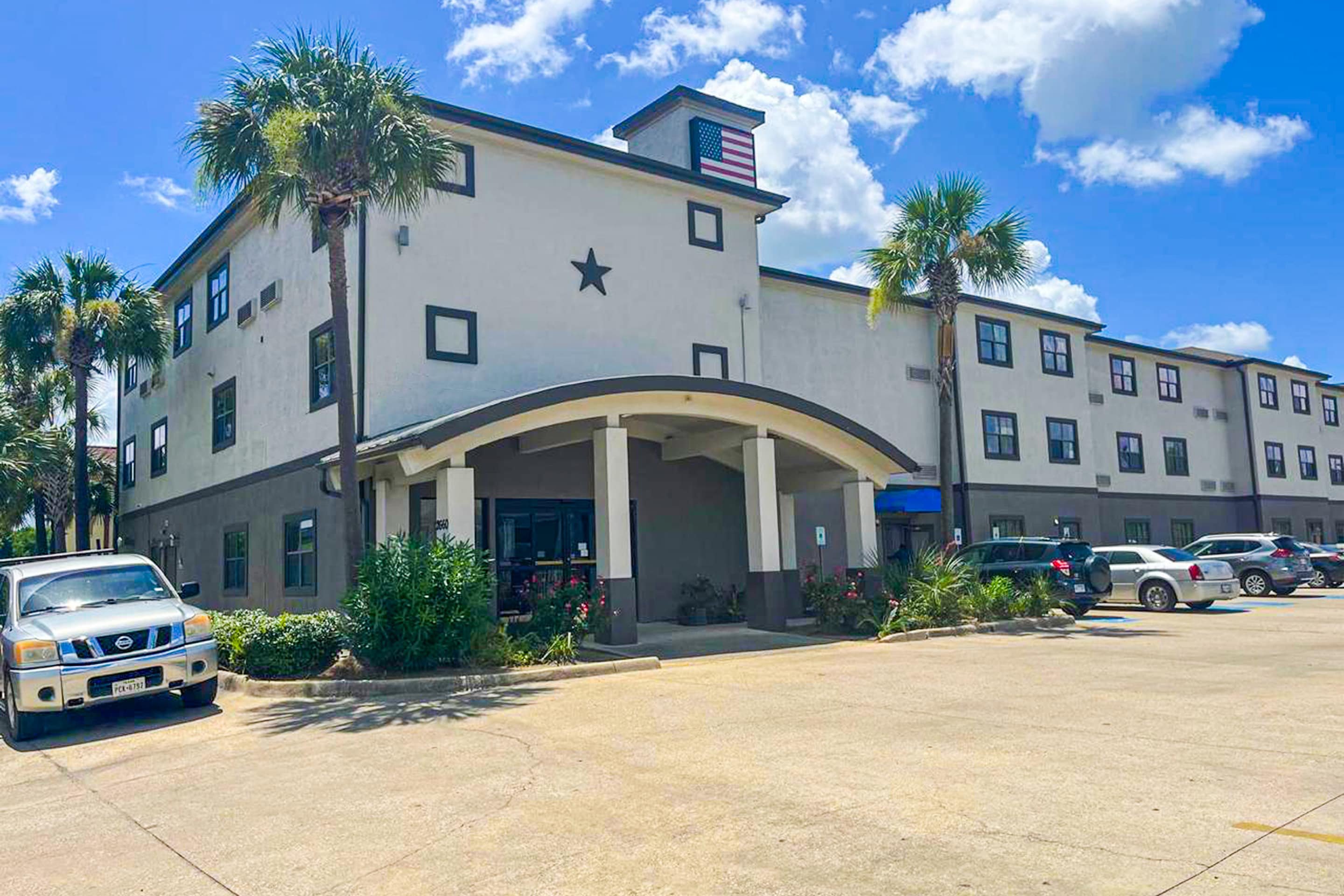 OYO Townhouse Beaumont Medical Center Area I-10 12/12