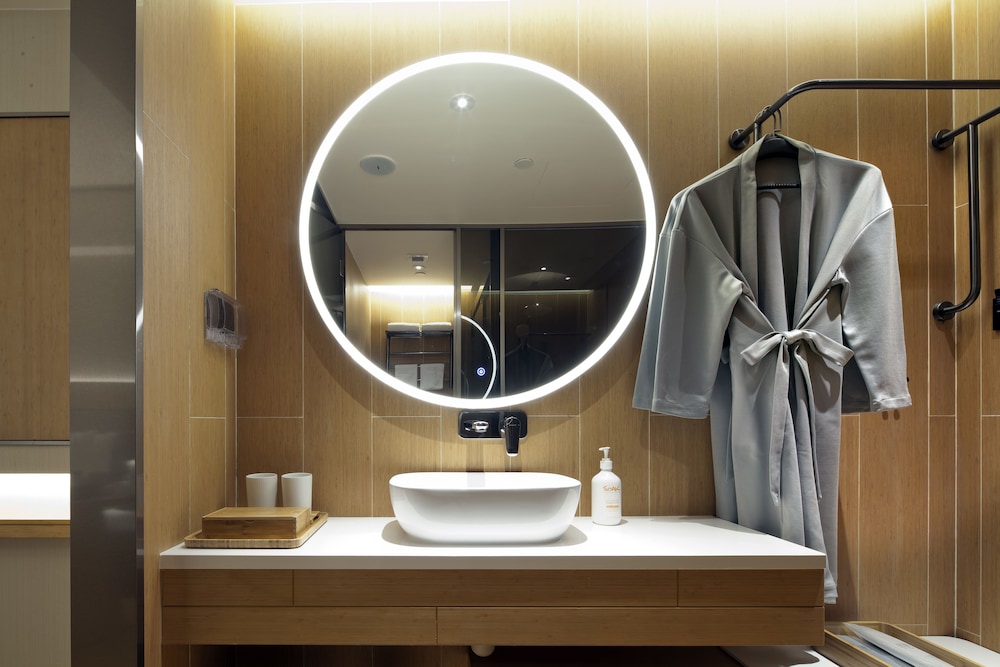 Ji Hotel Orchard (ex Innotel Hotel) 45/46