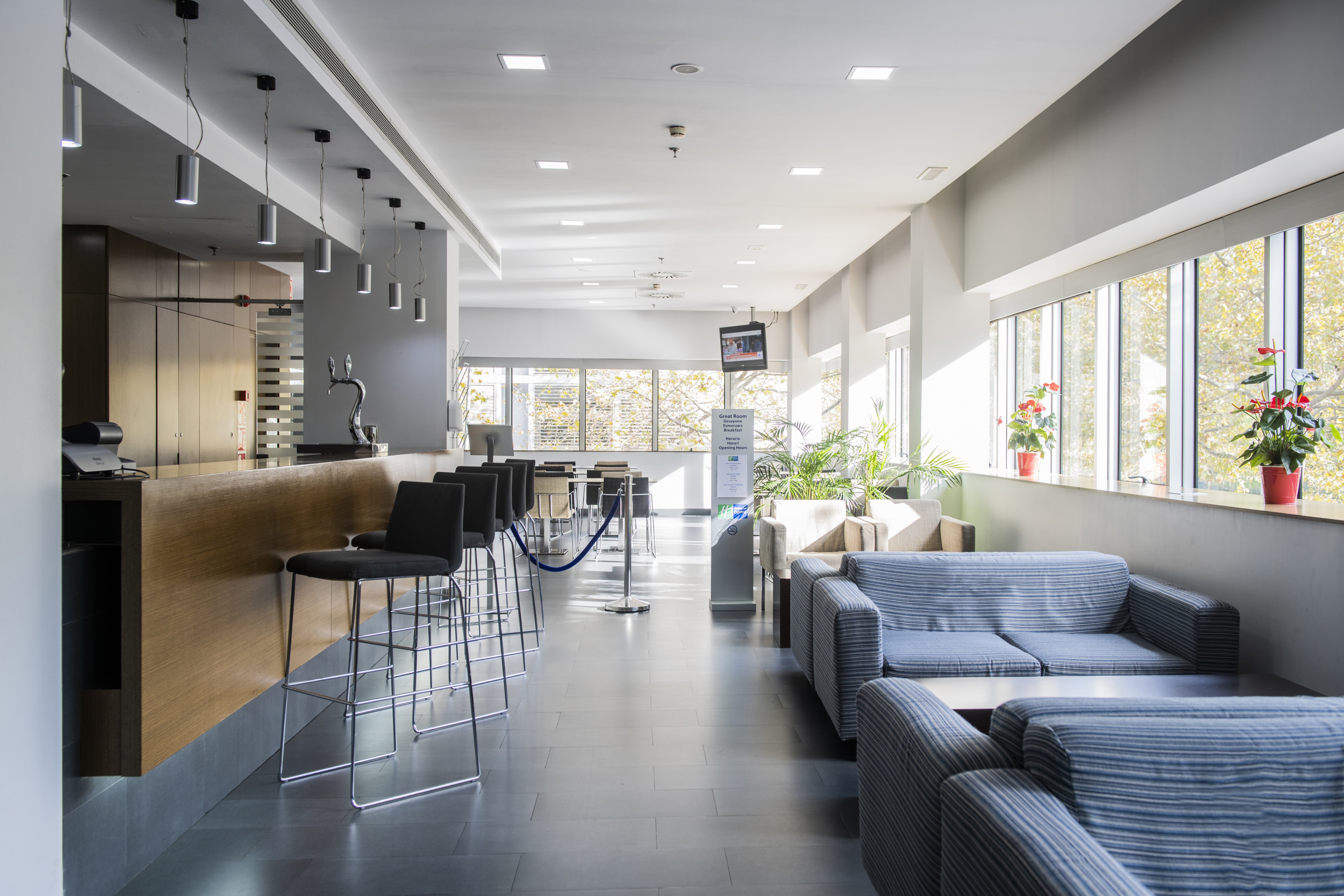 Holiday Inn Express Barcelona City 22at 44/72