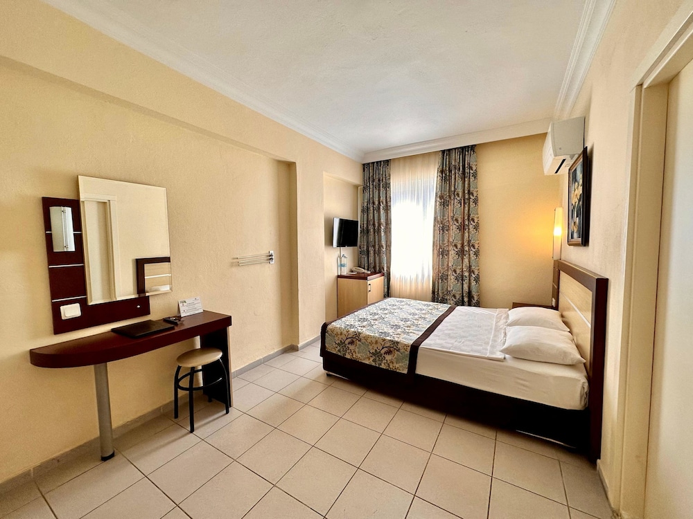 Blue Wave Suite Hotel - All Inclusive 13/49