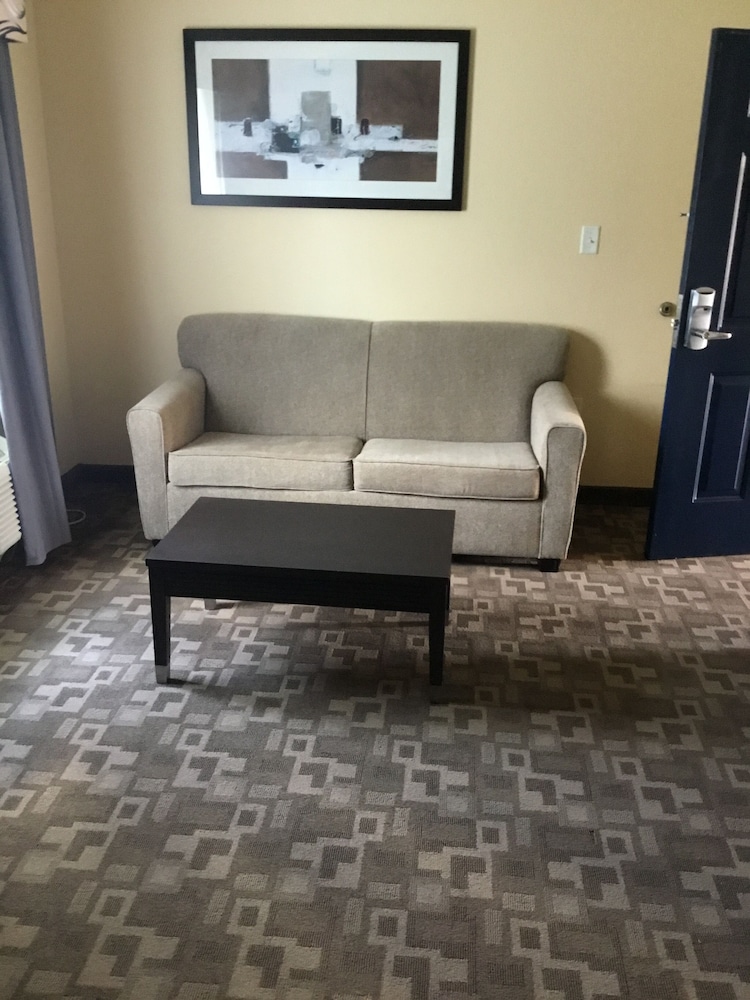 Regency Inn & Suites Baytown 9/62