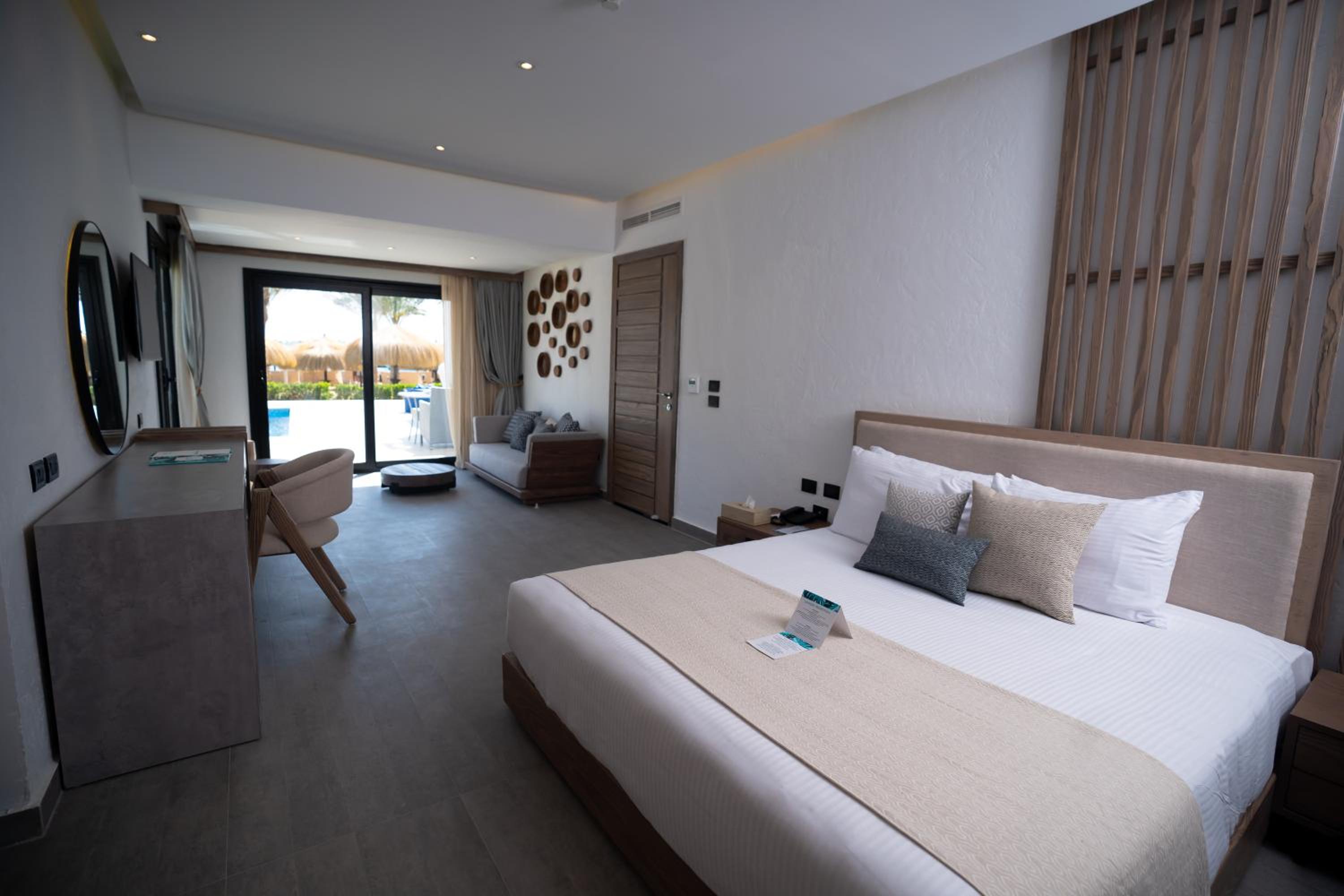 Pool, Executive, Suite, 2 King Beds