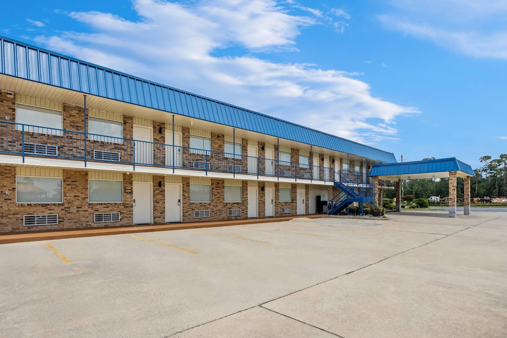 Rodeway Inn Baxley, GA 70/86