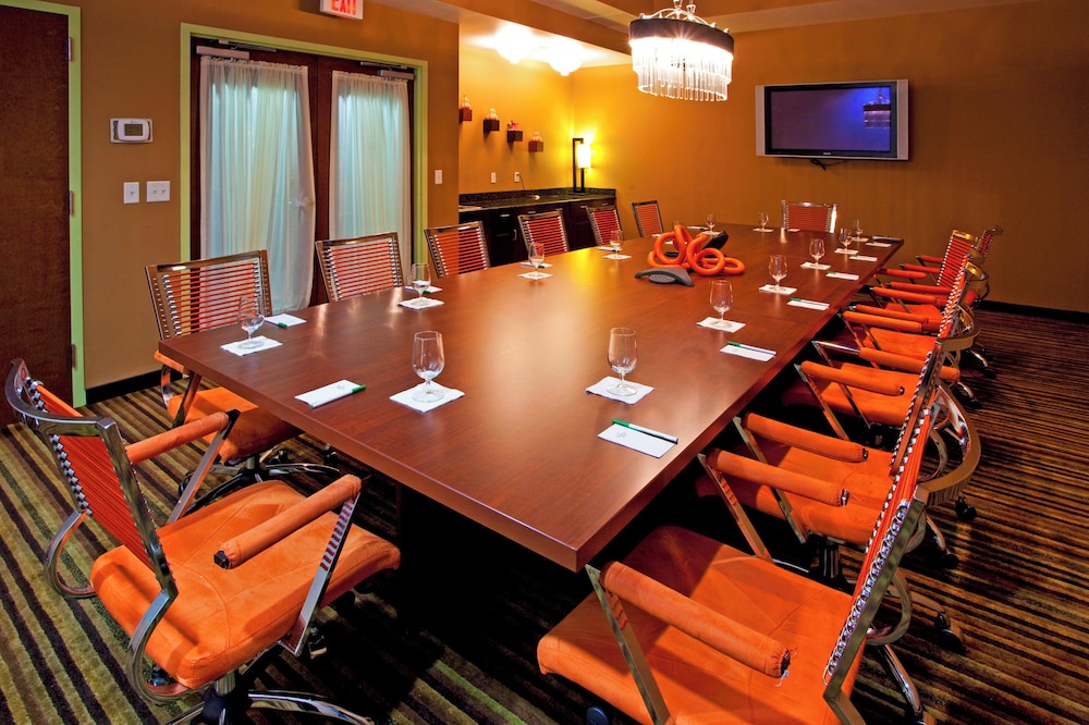Holiday Inn Hotel And Suites Ocala Conference Center 59/71