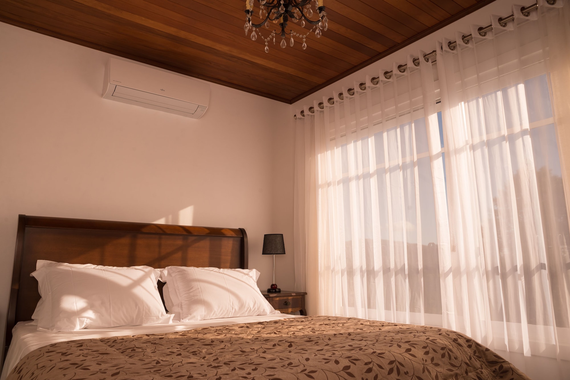 DELUXE, CHALET, MOUNTAIN VIEW
