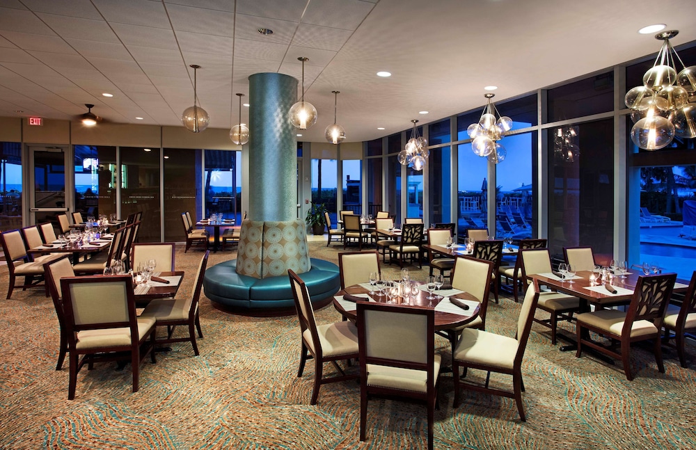 The Singer Oceanfront Resort, Curio Collection by Hilton 47/56