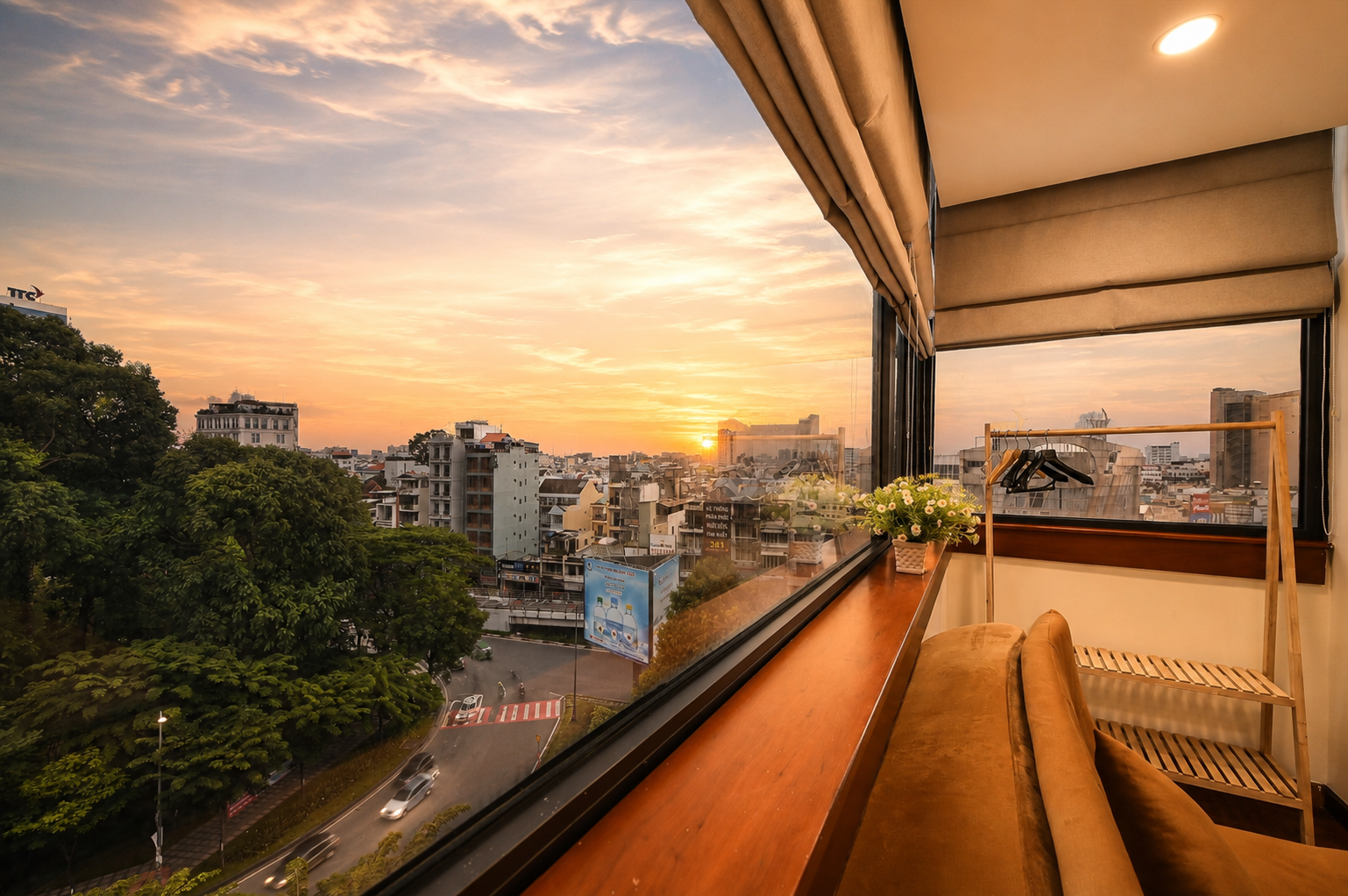 Red Sun Airport Saigon Hotel 33/40