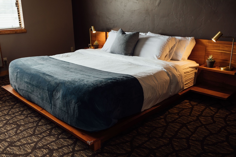Traditional, King Bed
