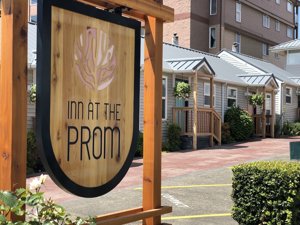 Inn at the Prom 4/69