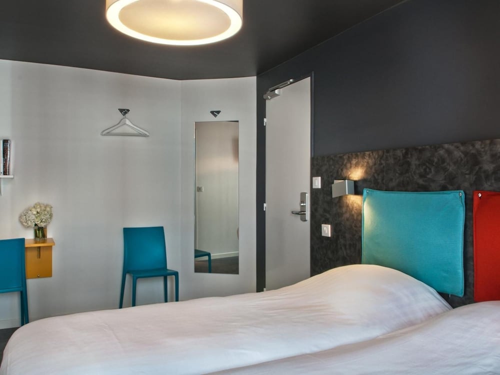 Hotel Des Metallos 8/34