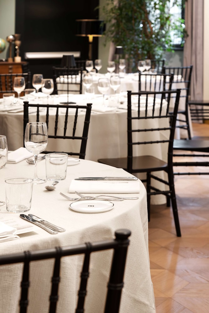 Radisson Collection Hotel, Palazzo Touring Club Milan 54/73