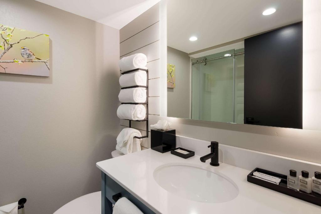 Upgrade, Suite, King and Twin Beds، Graystone Lodge, an Ascend Collection Hotel 10/10
