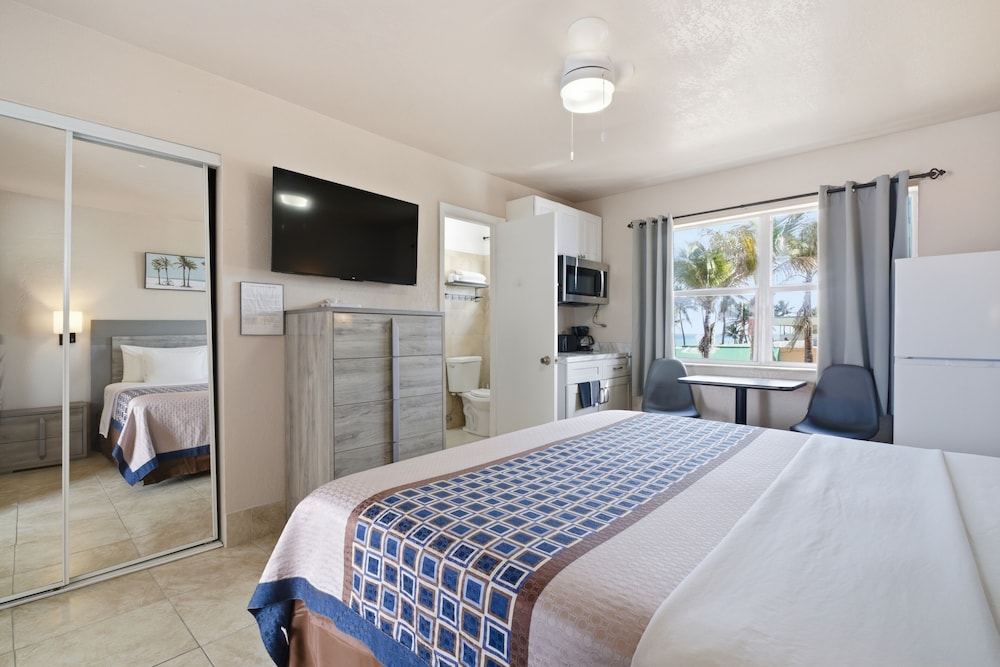 STUDIO, KING BED, OCEAN VIEW