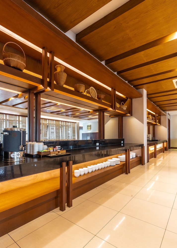 Grand Hotel Vientiane 4/60