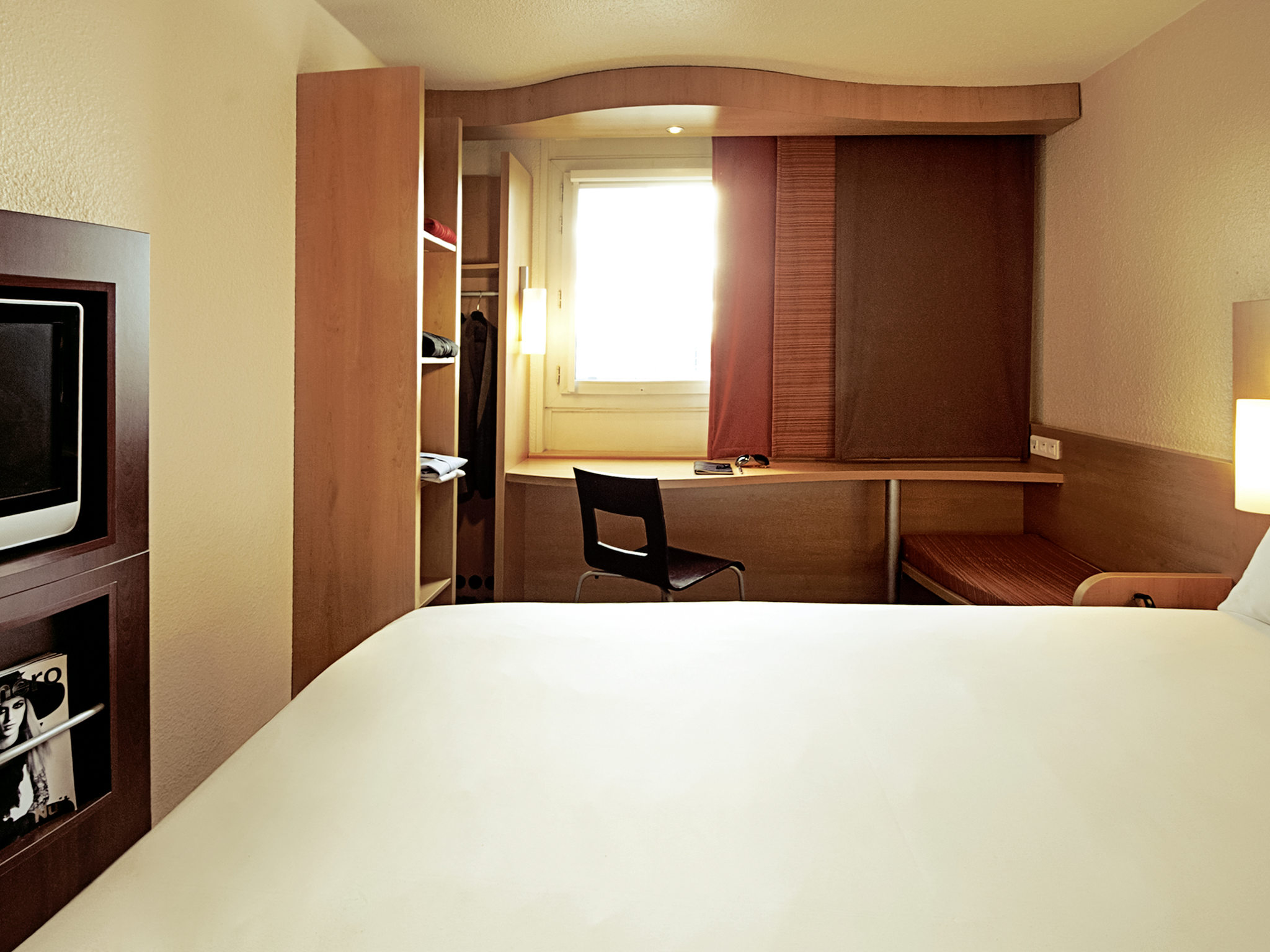 STANDARD, 1 DOUBLE AND 1 SINGLE BED
