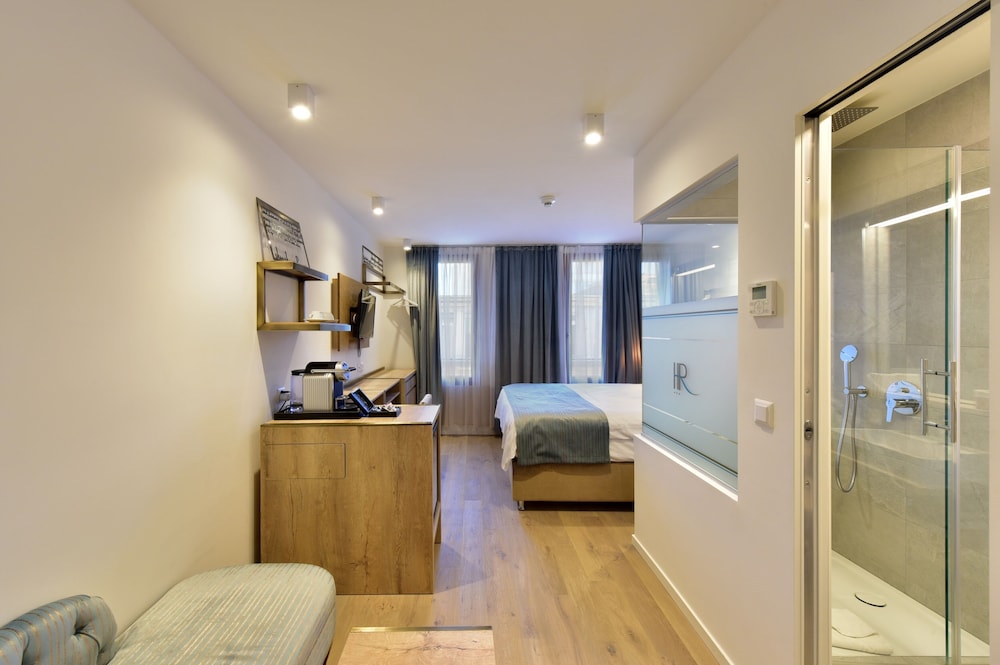 Hotel Rousseau Geneva 50/50