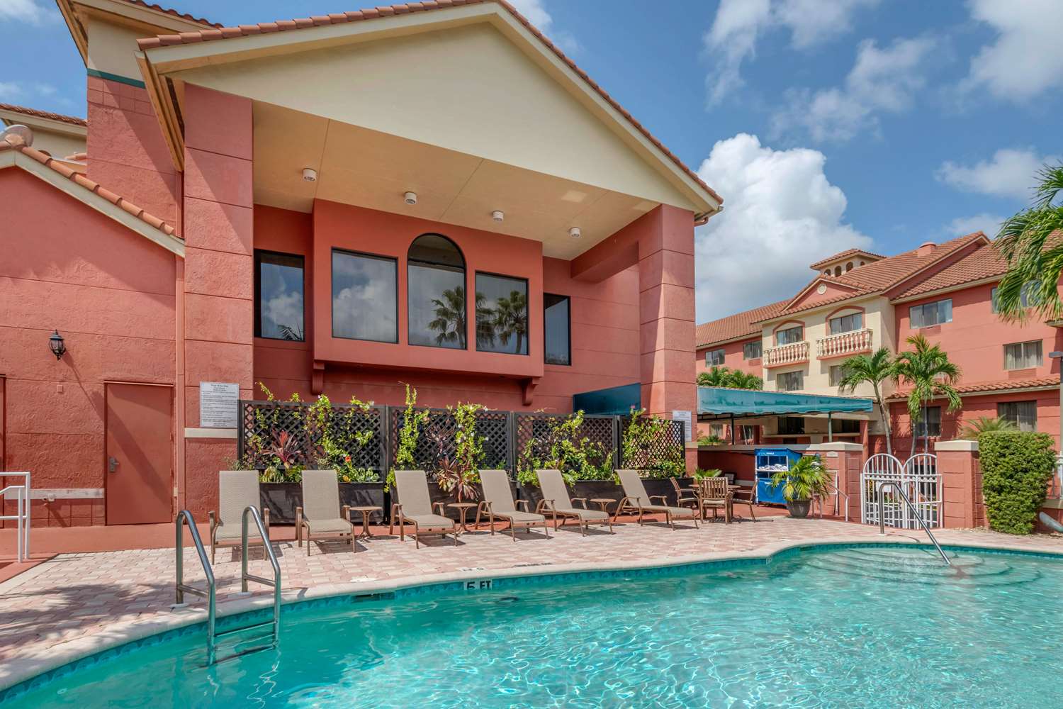 Best Western Plus Palm Beach Gardens Hotel & Suites and Conference Ct 13/13