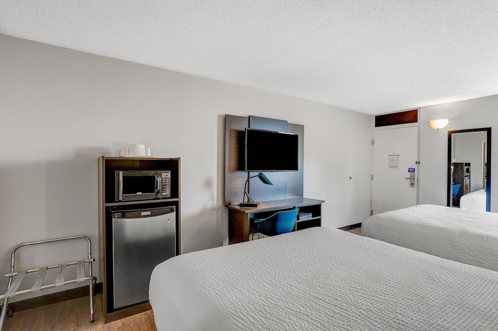 Motel6 Brooks, AB 22/43