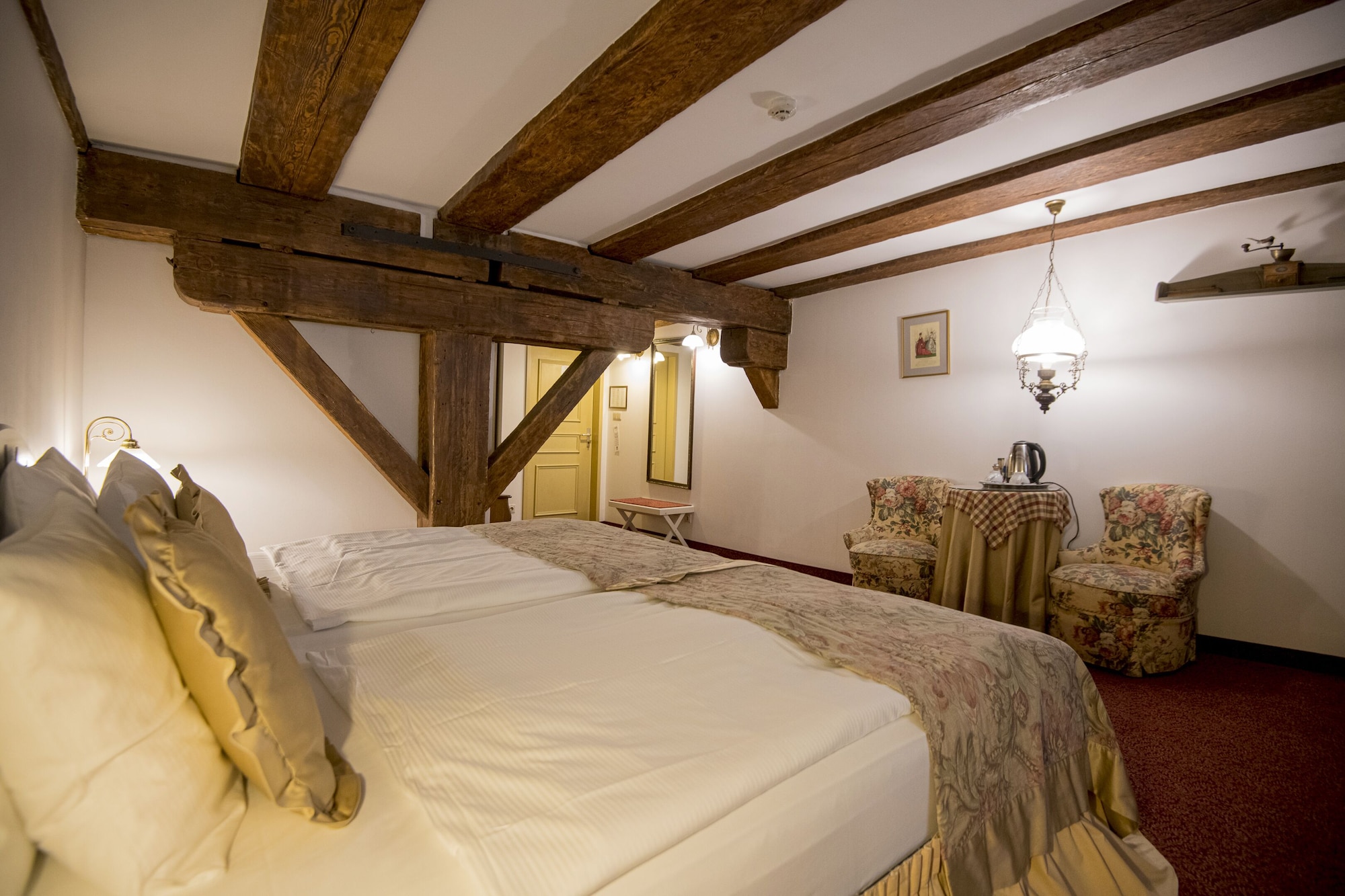 SUPERIOR, DOUBLE BED