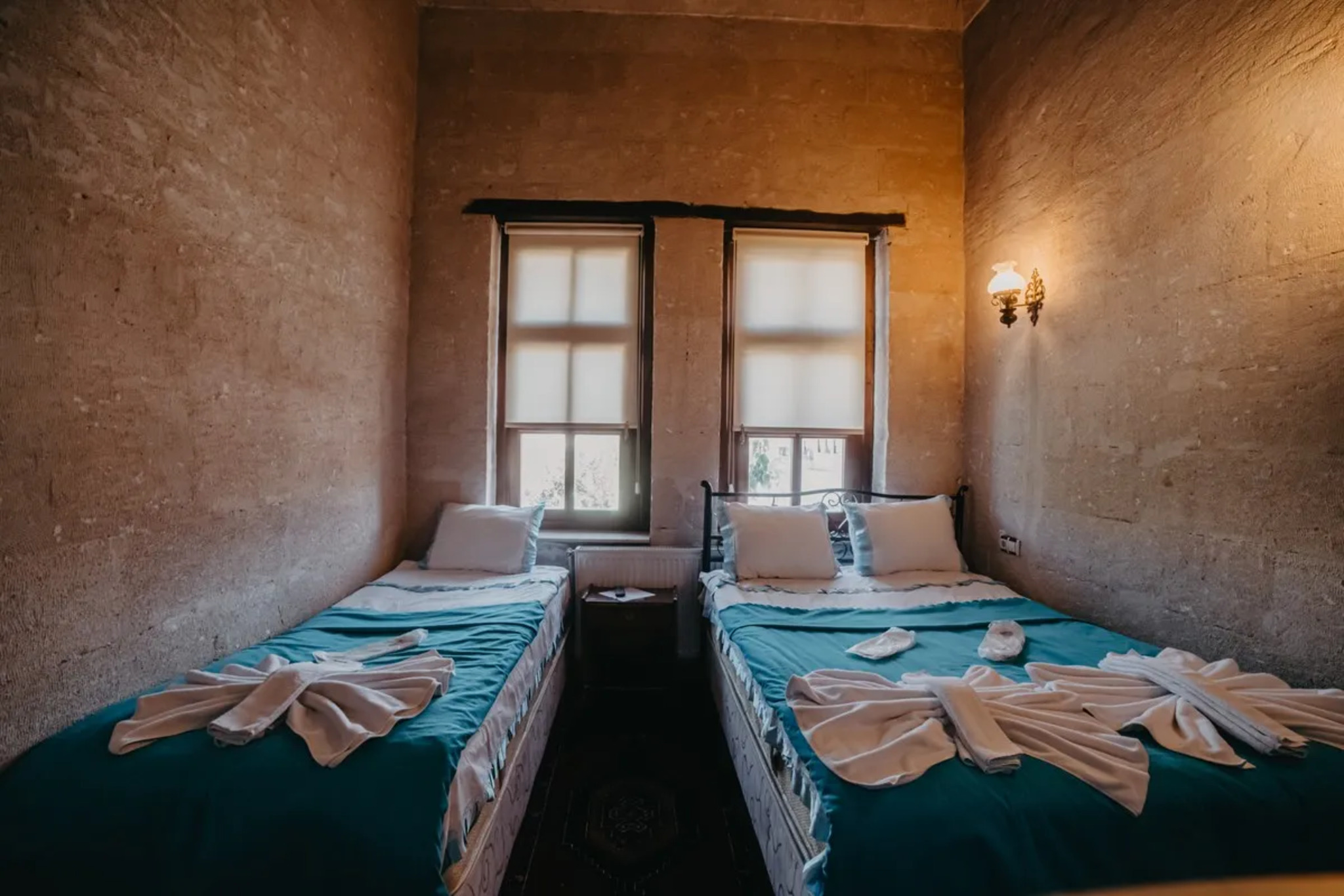 Born Hotel Old House 17/29