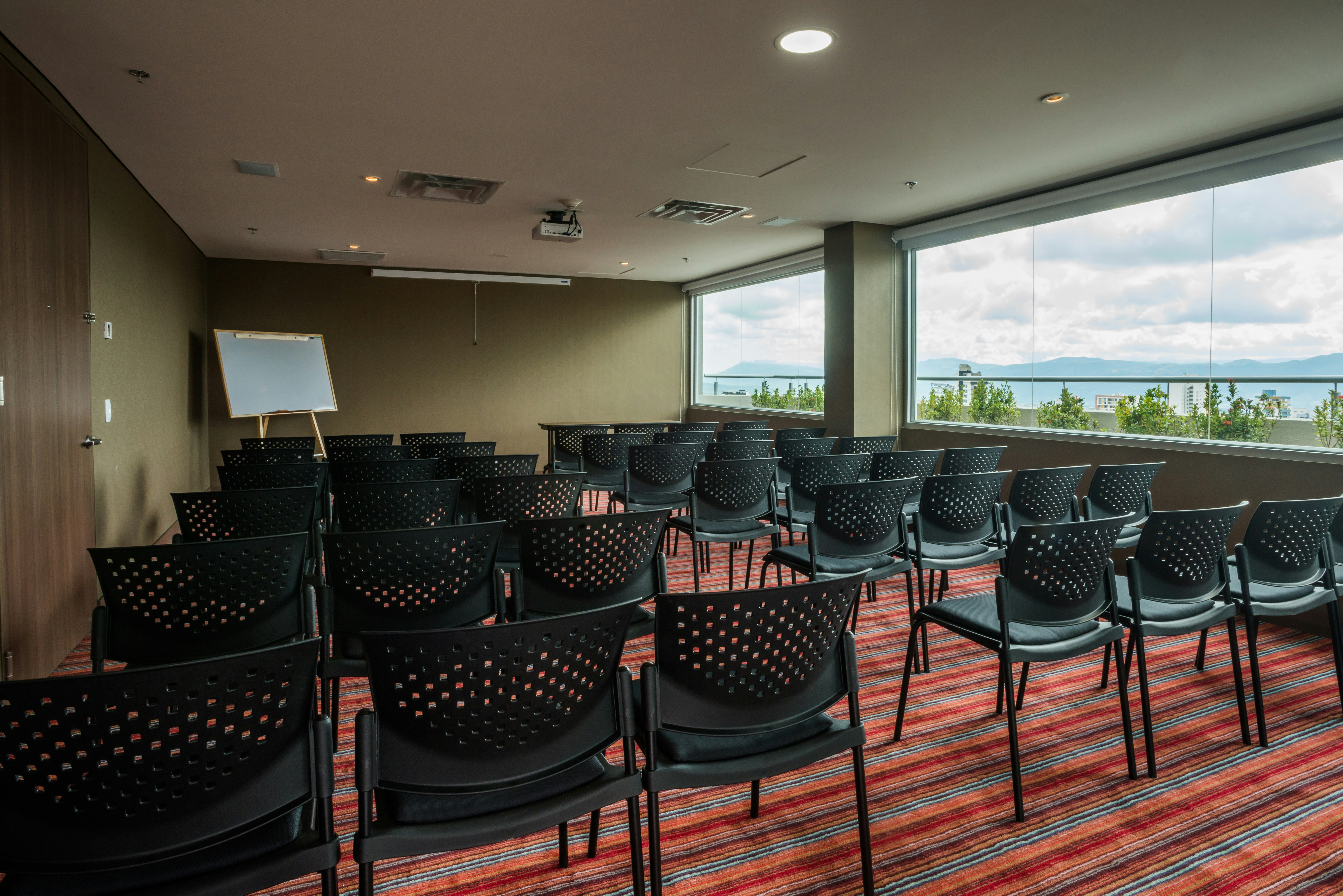 Hampton by Hilton Bucaramanga 35/43