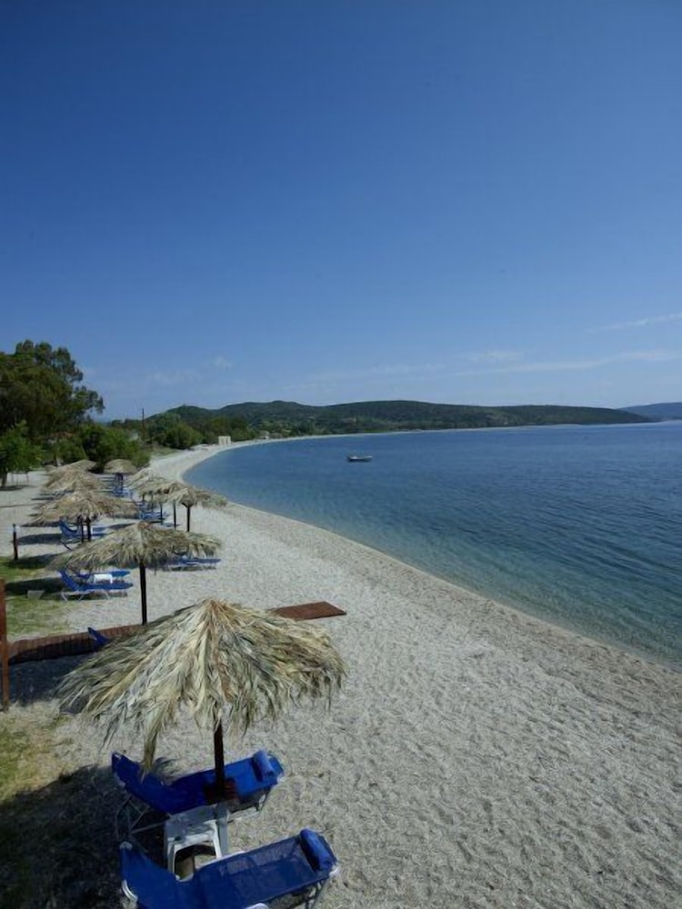 Belle Helene Hotel 33/45