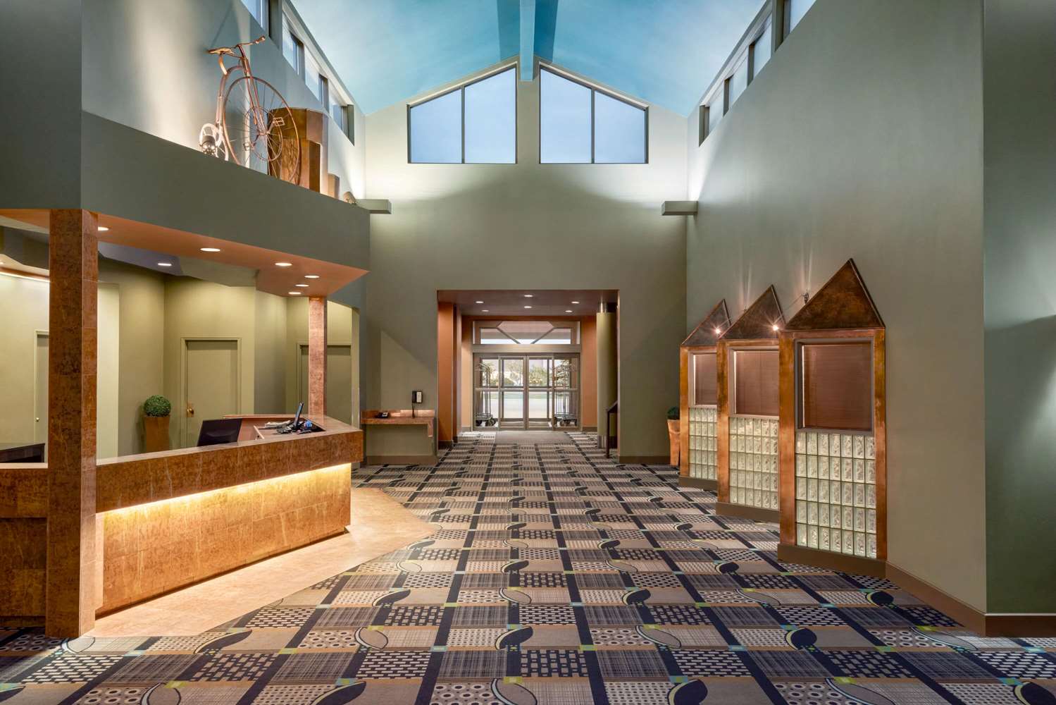 Royal Hotel West Edmonton, Trademark Collection by Wyndham 20/25