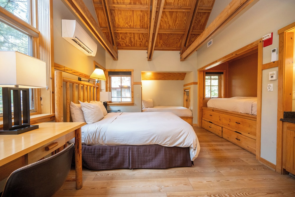 Room, Queen and Twin Beds, Alcove
