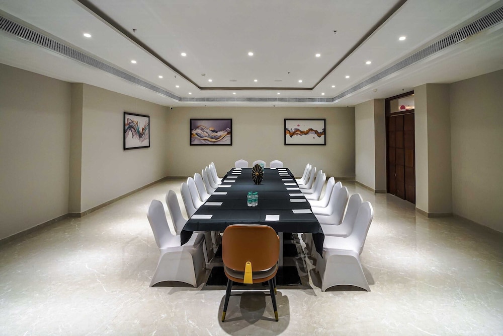 Clubhouse Hotel Chandigarh Mohali 46/47