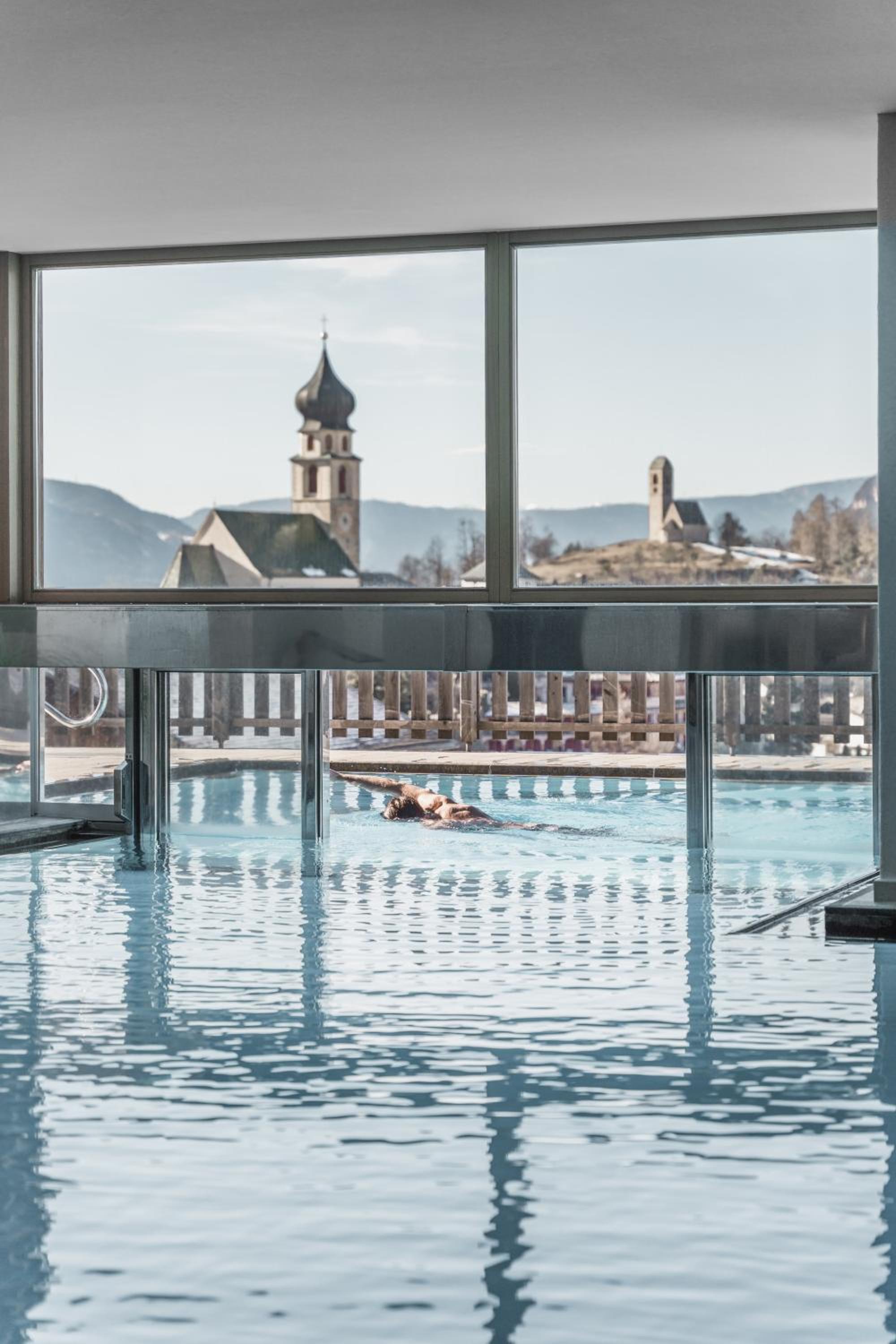 Hotel Emmy - five elements 25/30