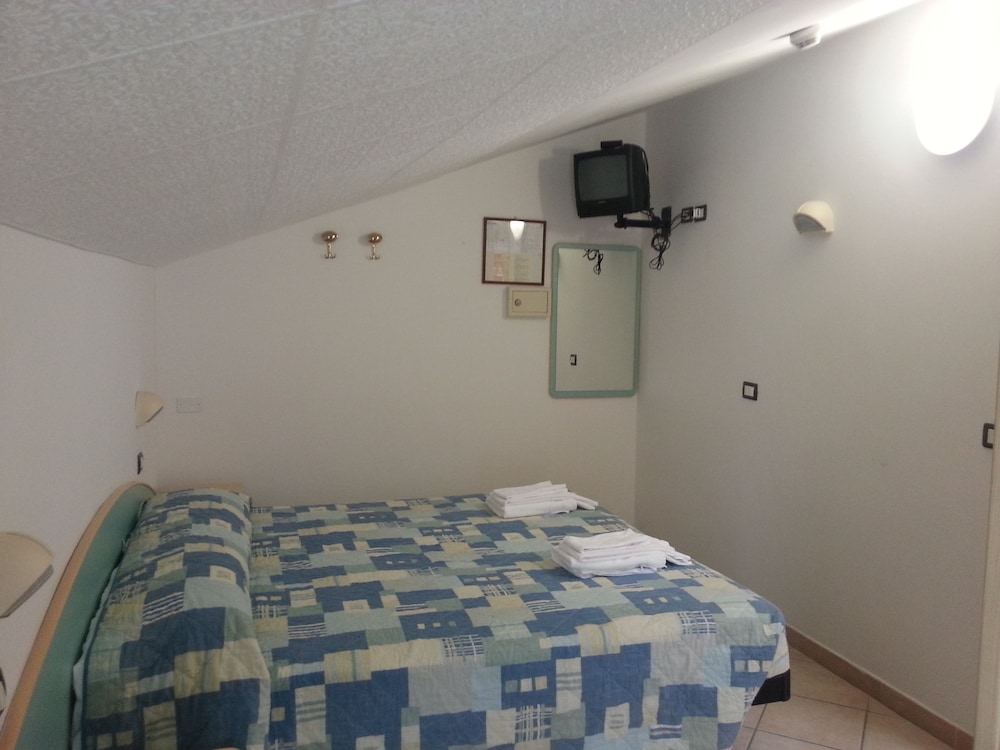 Hotel Letizia 18/50