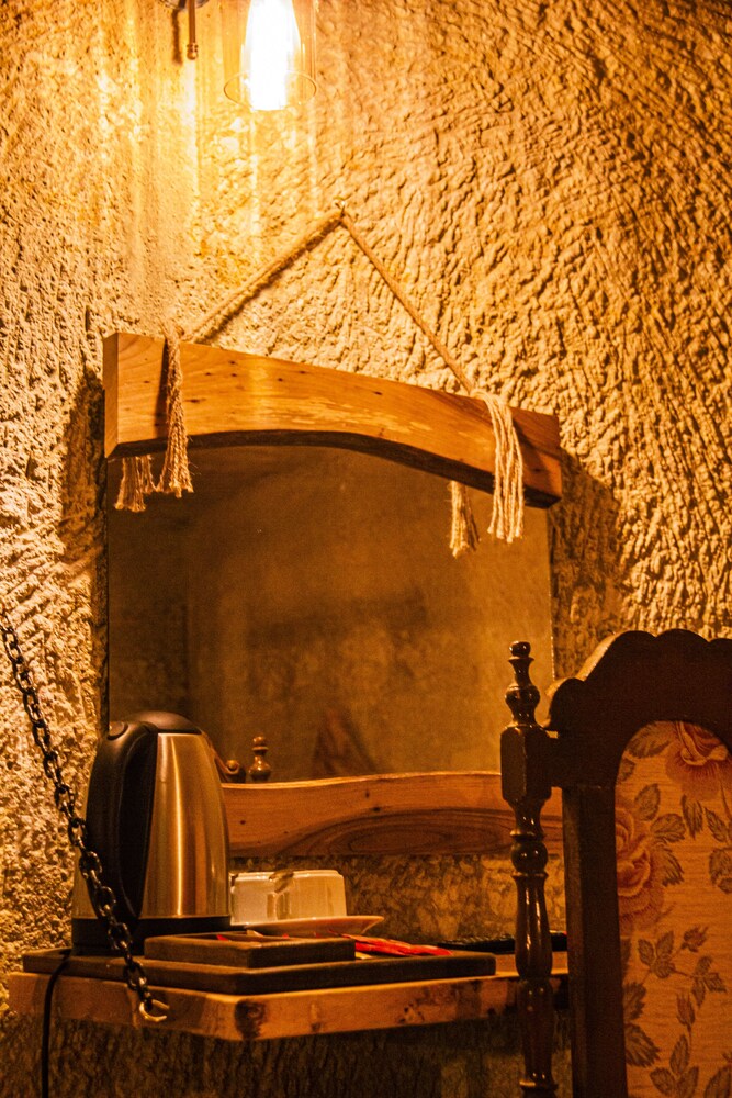Junior Ottoman Cave 20/41