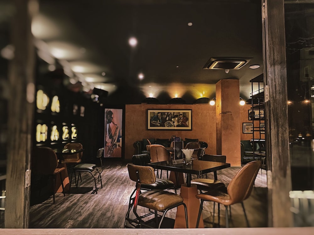 Chu Hotel 59/70