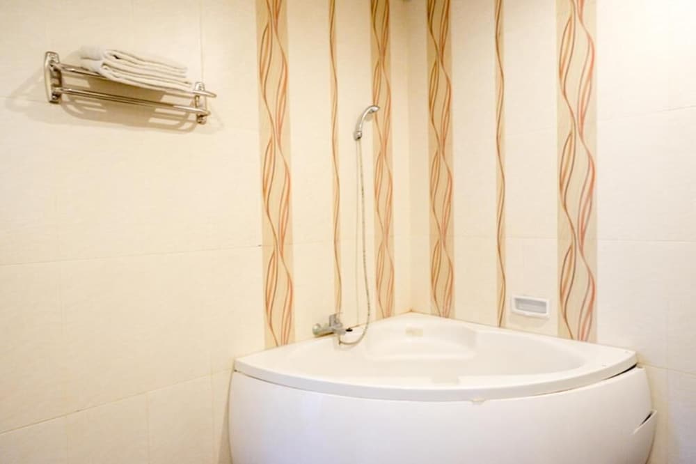 Hotel New Puri Garden Bandara Semarang 43/44