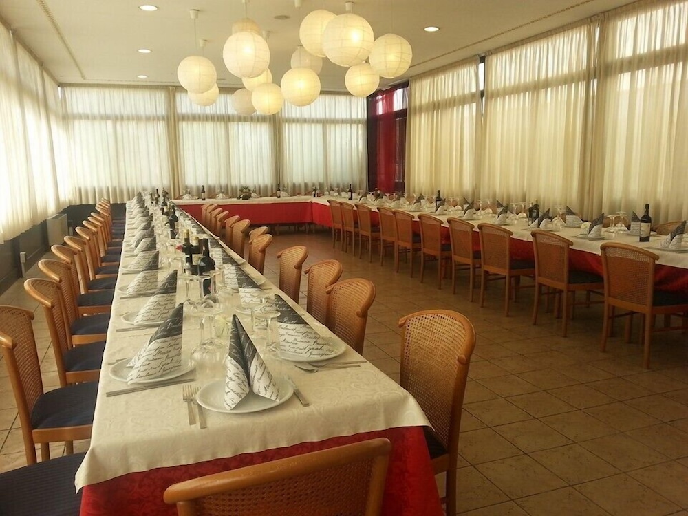Hotel Cavalieri Del Tau 42/50