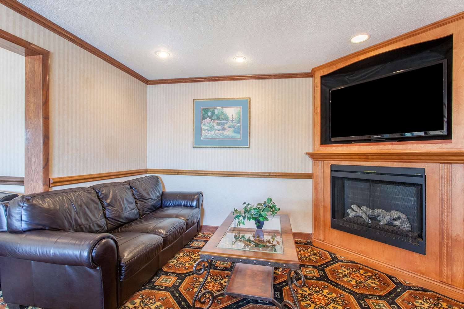 Baymont By Wyndham Detroit/Roseville 17/23