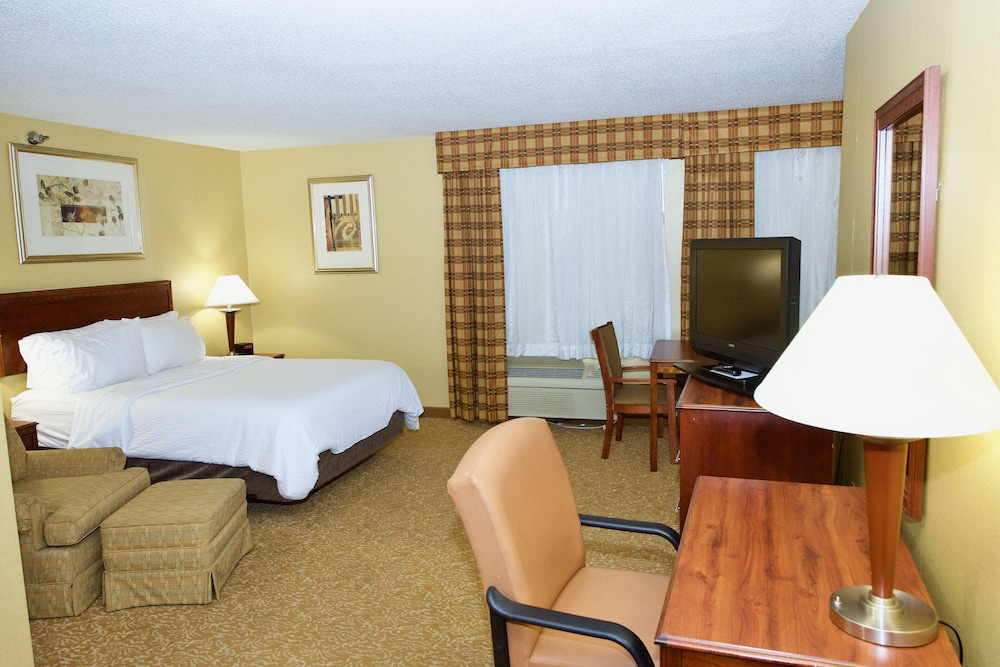 Holiday Inn Express Suites St Louis West Fenton 37/65