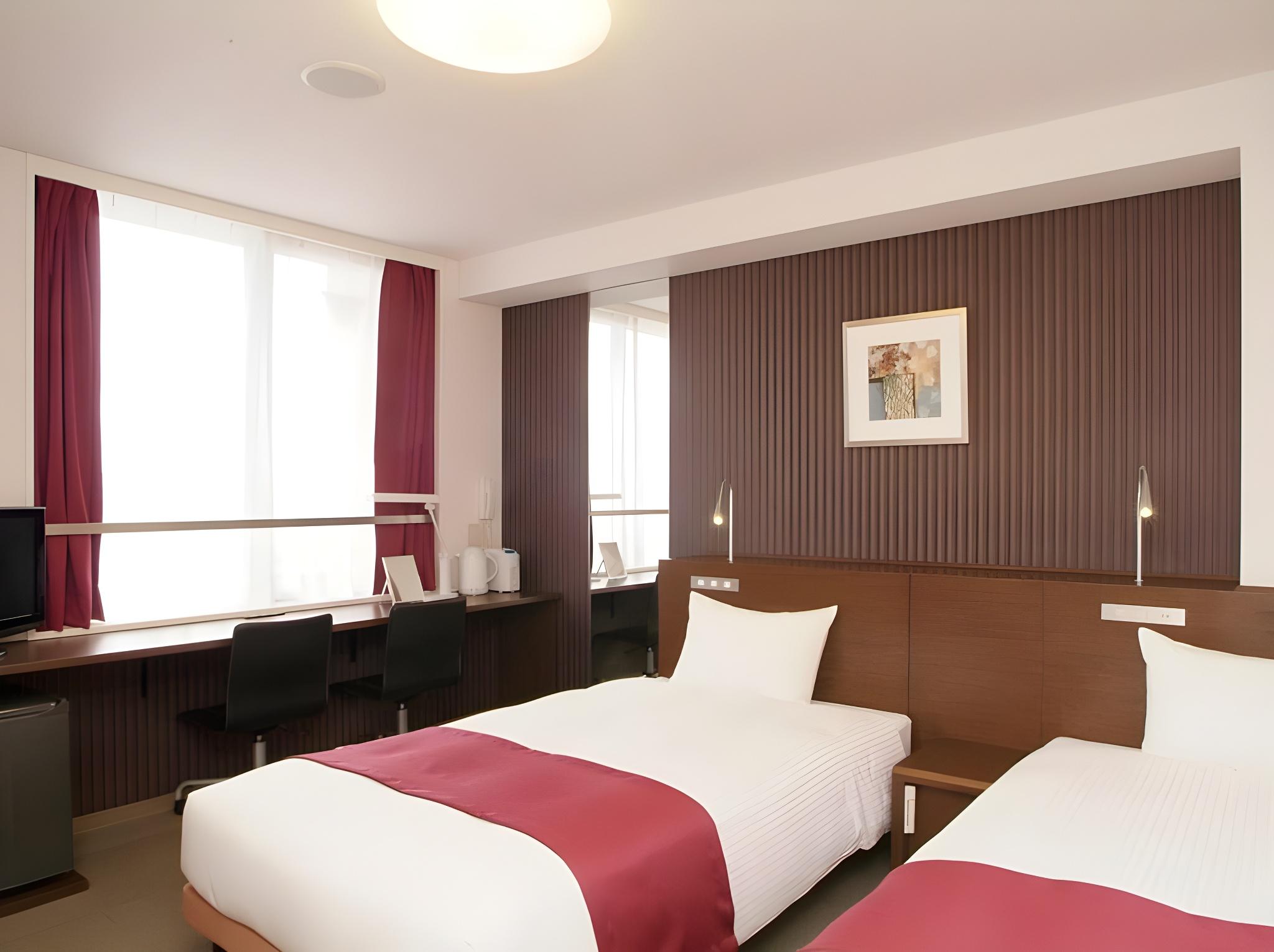 Deluxe, Twin Beds, City View