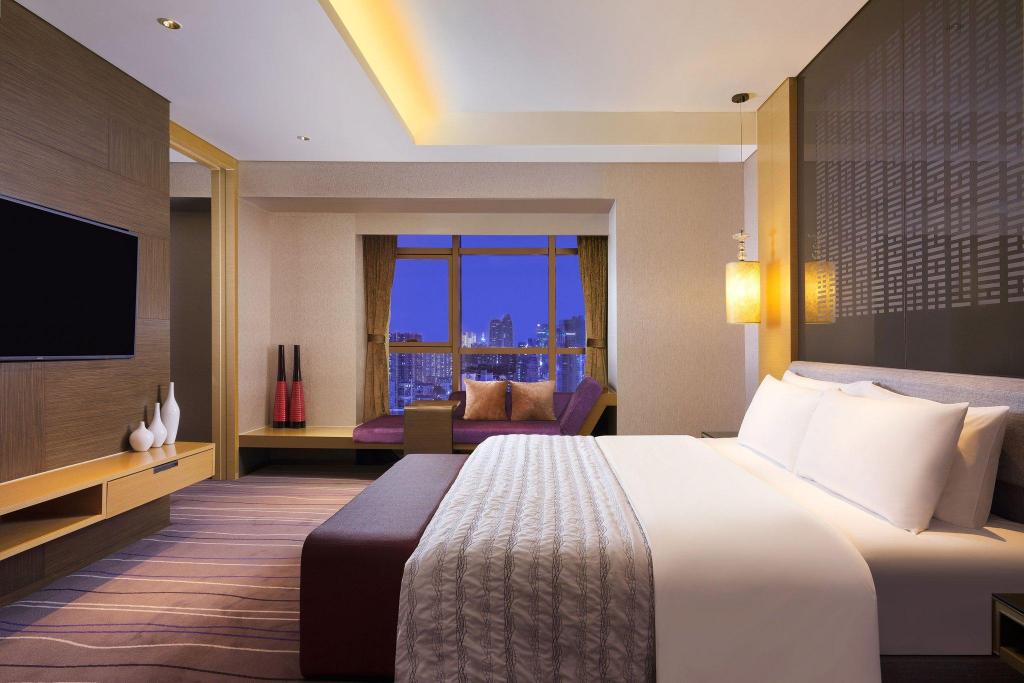 جناح جونيور بسرير كينج بغرفة نوم واحدة مع دخول صالة النادي، Le Meridien 2/6