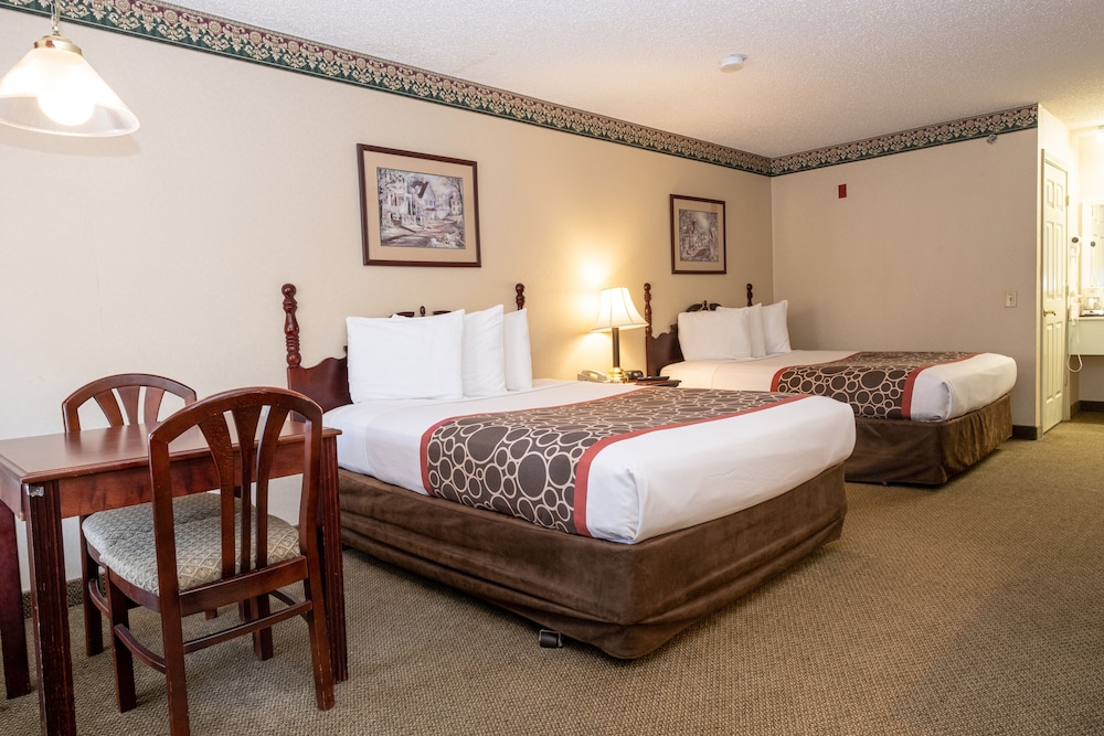 Hilltop Inn & Suites - North Stonington 13/60