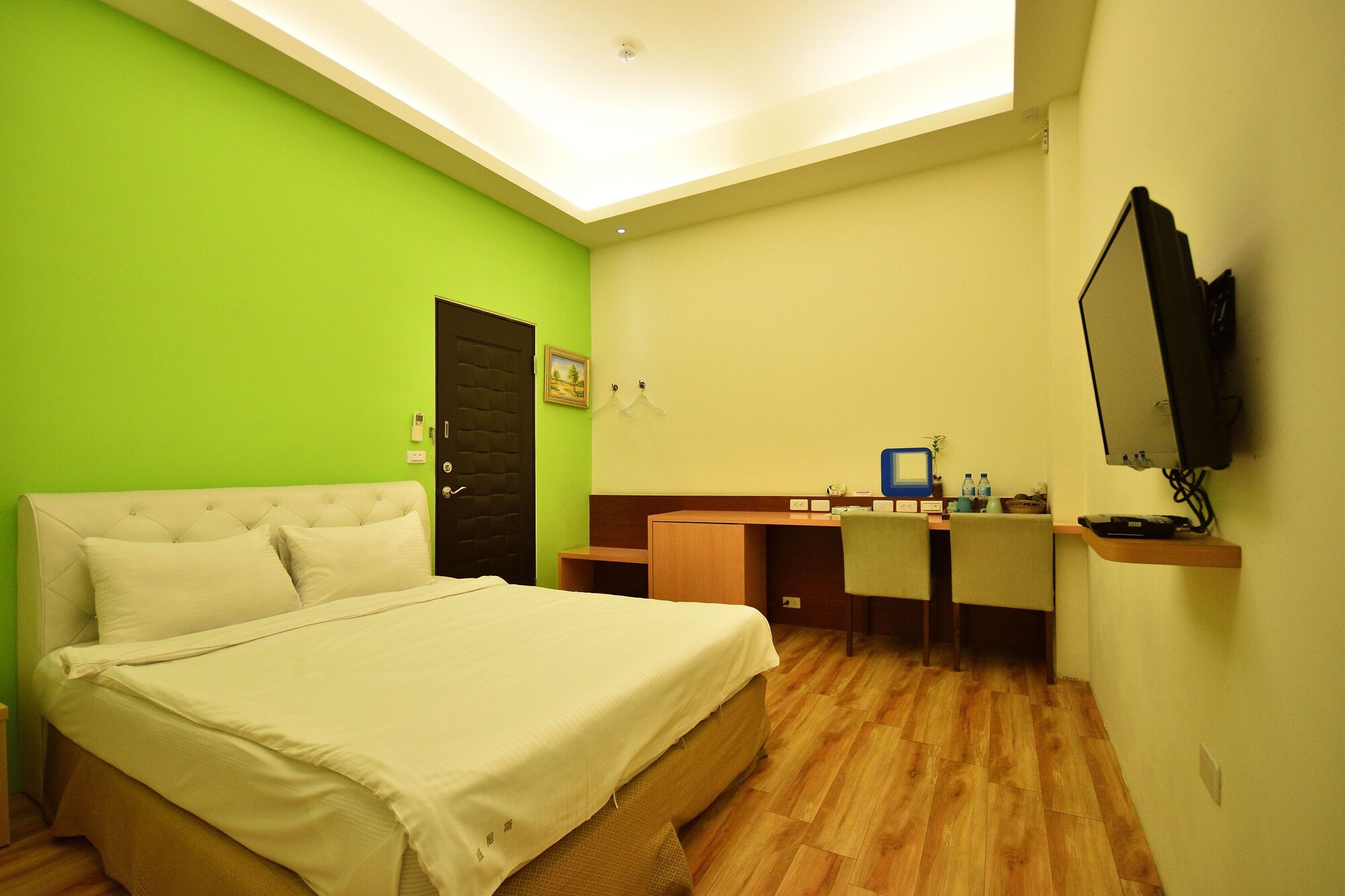 ECONOMY, DOUBLE BED, NO WINDOW
