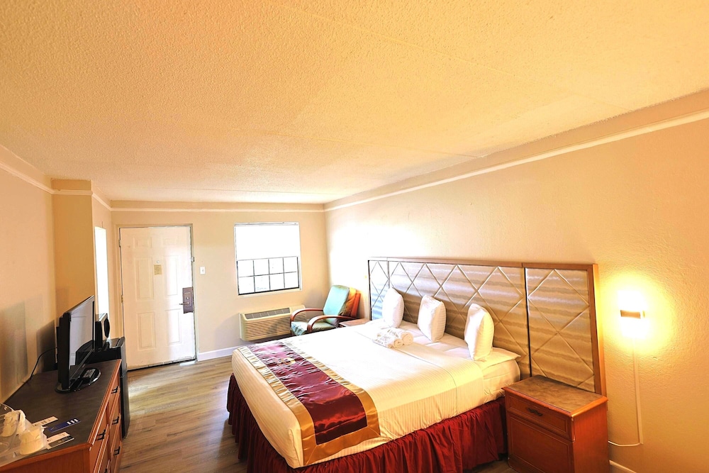 The Grand by Capital O Texarkana I-30 24/50