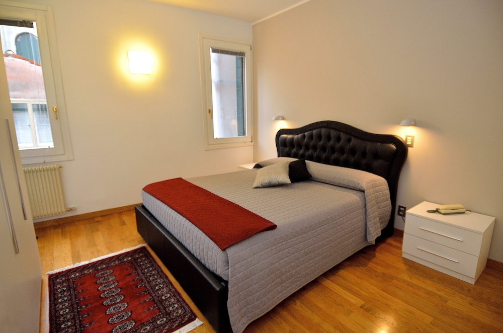 Charming Venice Apartments 40/78
