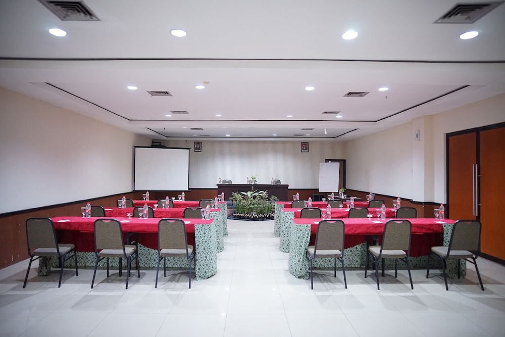 Mandarin Hotel Pekalongan 46/51