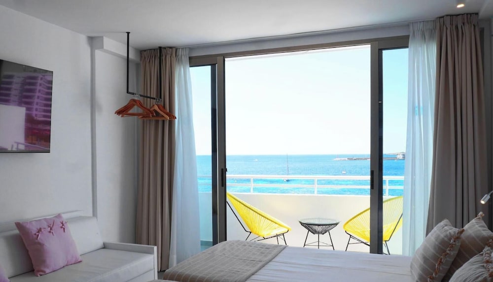 استوديو بسريرين منفصلين بإطلالة على البحر بشرفة مع أريكة، Apartamentos Typic Marina Playa - Adults Only 7/10