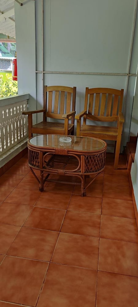 Hilias Retreat 34/50
