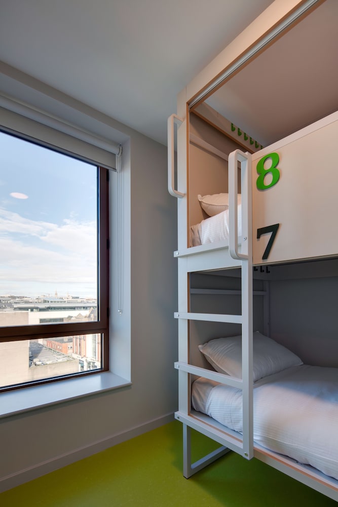 MIXED DORM, 8 BEDS