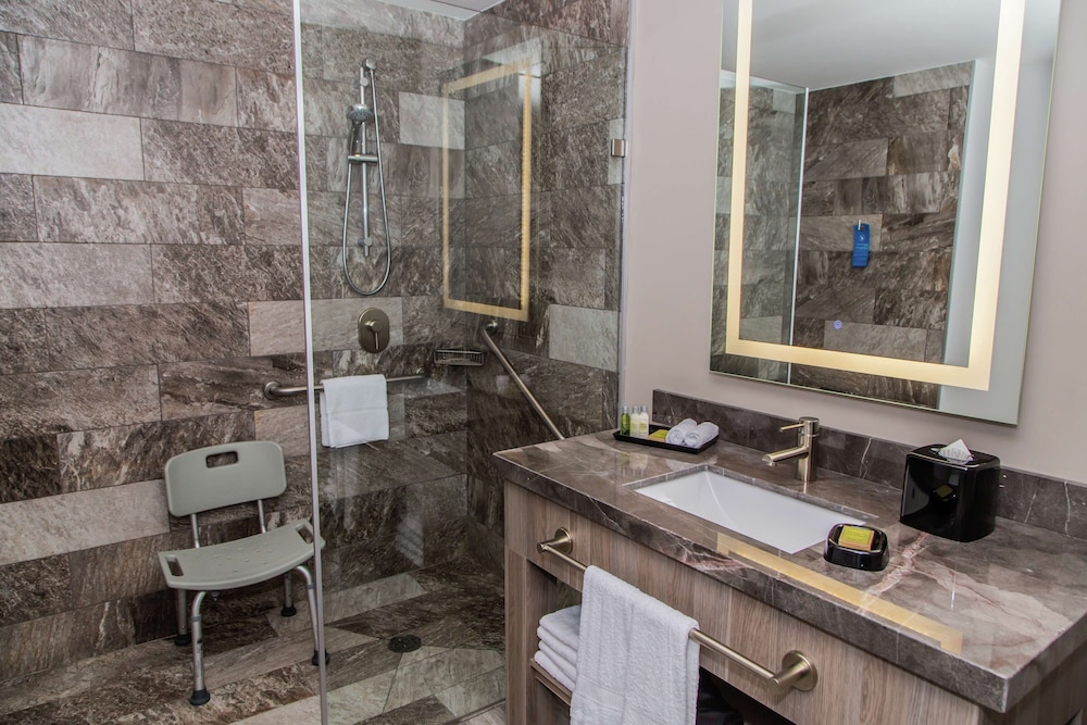 Hampton Inn Suites By Hilton Puebla 23/56